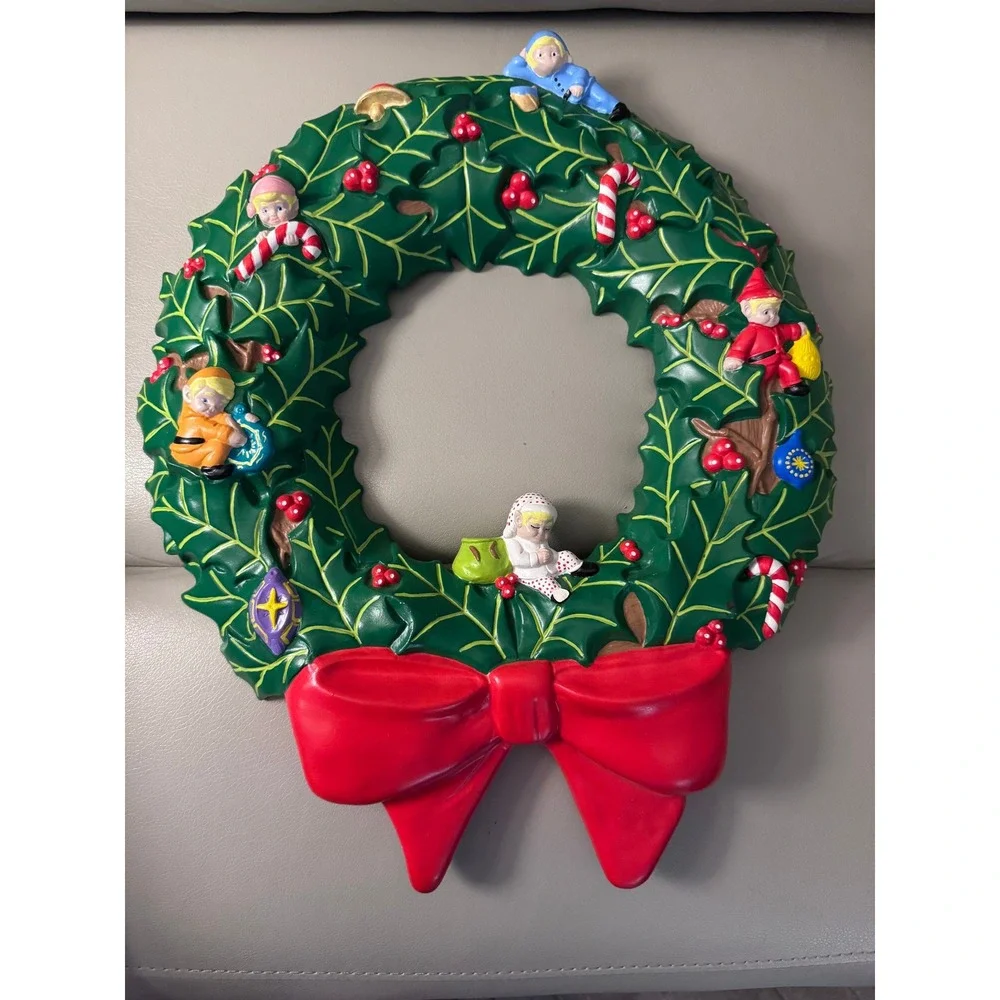 Vintage Scioto Molds Ceramic Christmas Wreath Holly Leaves Elves Red Bow Decor